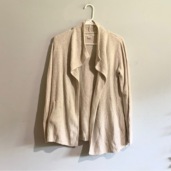 Barefoot Dreams CozyChic Lite Waffle Knit Cream
Sweater Cardigan Size: Small - Picture 2 of 5